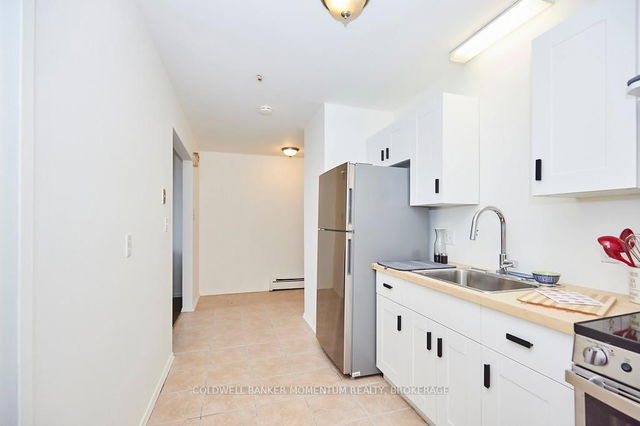2 - 4595 Queen Street
