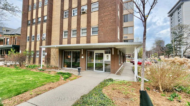 204 - 38 Charlton Avenue