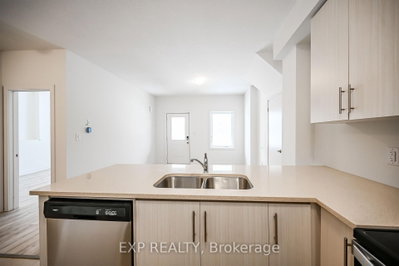 Unit 35 — 590 North Service Road — photo 6
