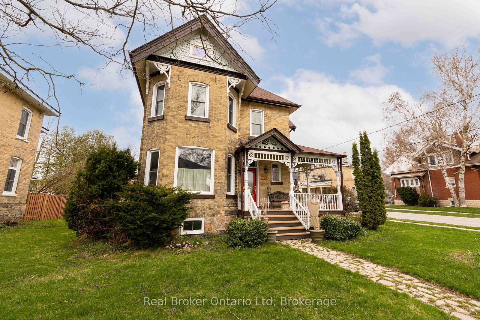 Detached House for sale at 295 Livingstone Avenue, North Perth, Listowel, N4W 1P8 - MLS: X12107490