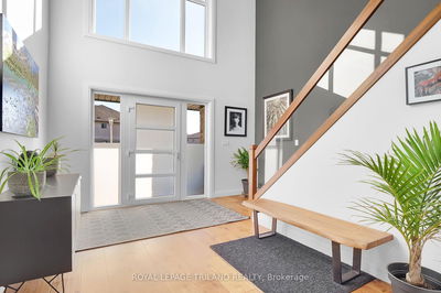 2438 RED THORNE Cres, London - South V image-0-2