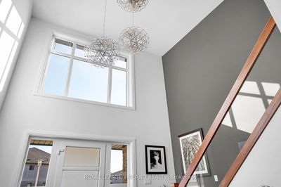2438 RED THORNE Cres, London - South V image-0-3