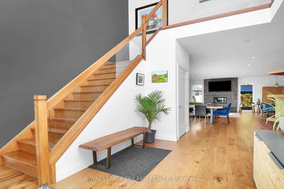 2438 RED THORNE Cres, London - South V image-0-4