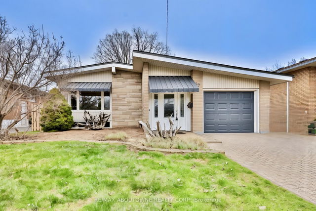 59 Purdy Crescent