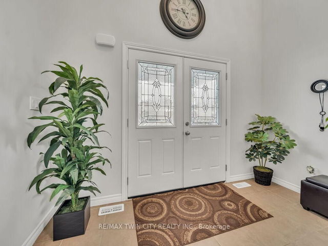 46 Woodbine Avenue