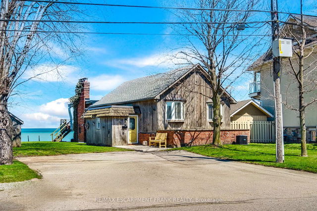 56 SEABREEZE Crescent