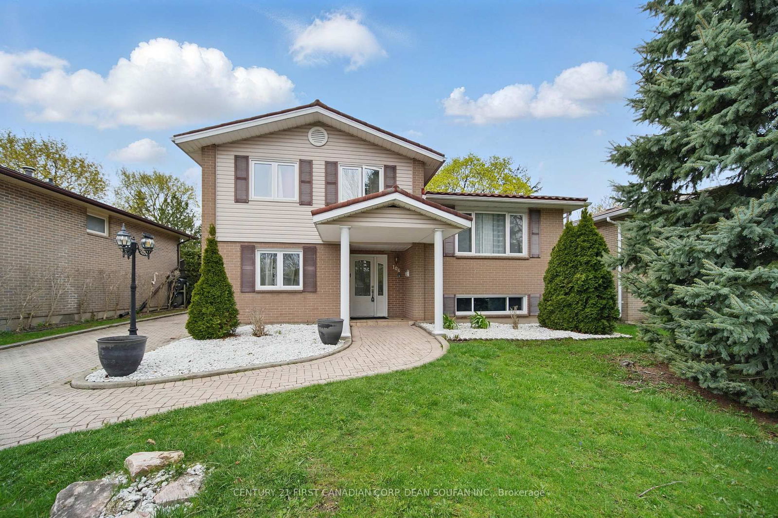 Detached House for sale at 104 Antrim Crescent, London South, South Y, N6E 1G8 - MLS: X12107954
