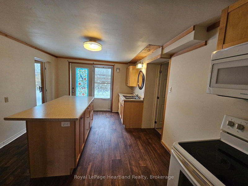 Apt. B - 43 Trafalgar St, Goderich, N7A 1T3 | Image 3