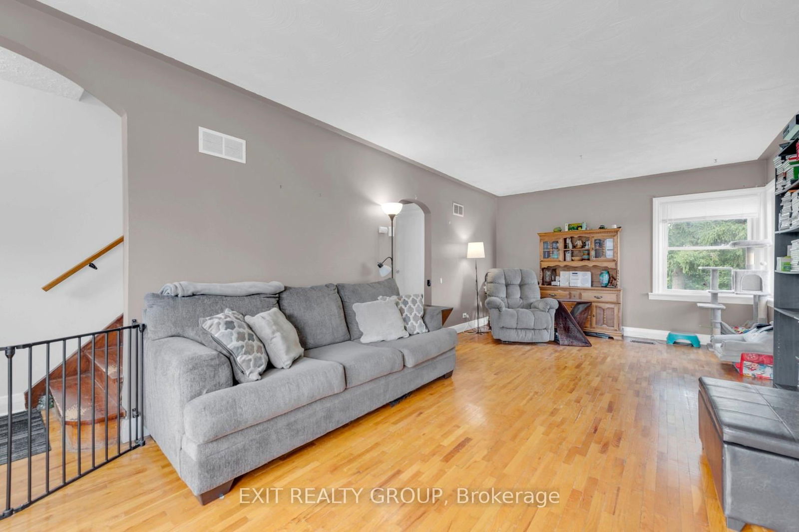 Detached House sold at 76 Lemoine Street, Belleville, K8P 4G9 - MLS: X12107989