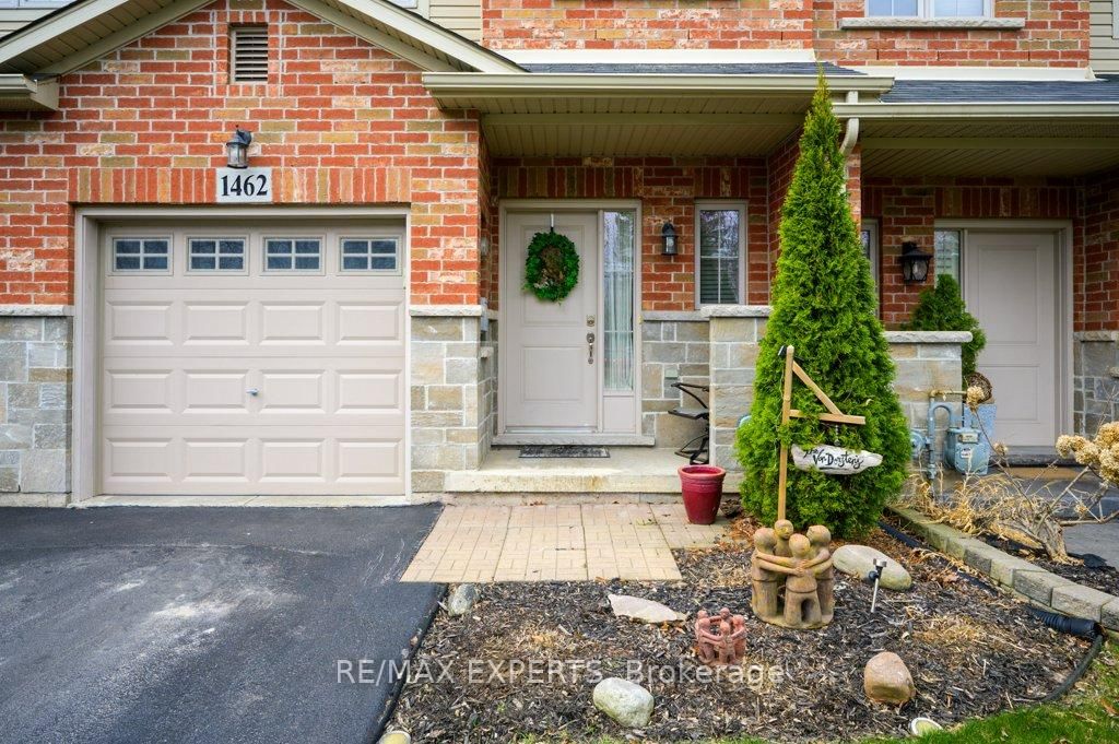 Townhouse for sale at 1462 Baseline Road, Hamilton, Stoney Creek, L8E 0G3 - MLS: X12108039