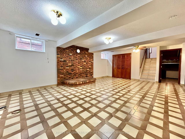 Lower - 39 Lisgar Court