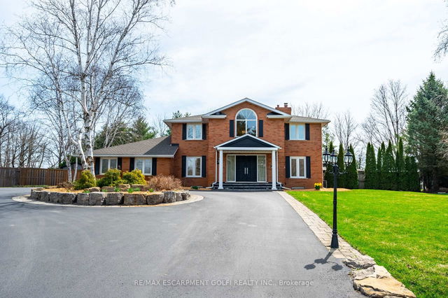 24 JOHN MARTIN Crescent