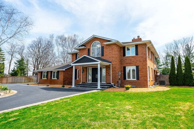 24 JOHN MARTIN Crescent