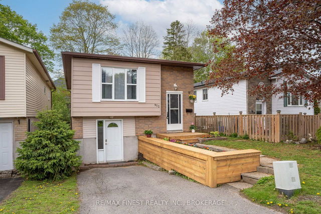 952 Old Colony Road