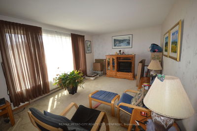 258 Centennial Dr, Renfrew - Renfrew image-0-1