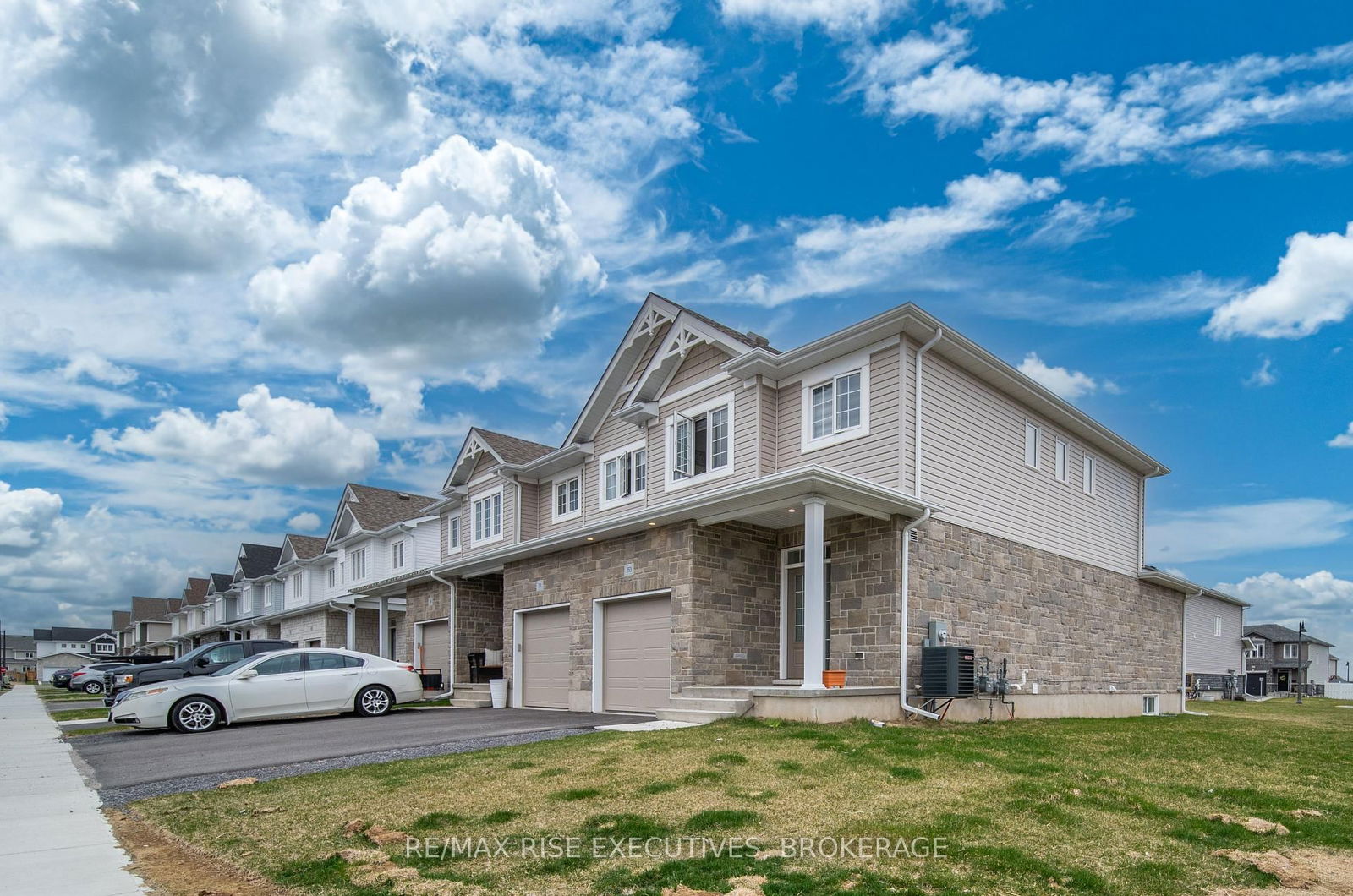 Townhouse for sale at 353 Buckthorn Drive, Kingston, City Northwest, K7P 0S1 - MLS: X12108501