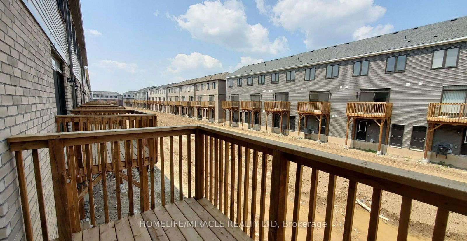 Townhouse for sale at 215 Gillespie Drive, Brantford, N3T 0W2 - MLS: X12108580