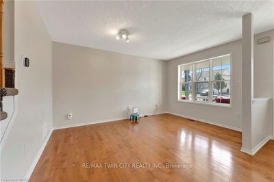 17 Draper St, Brantford -  image-0-4