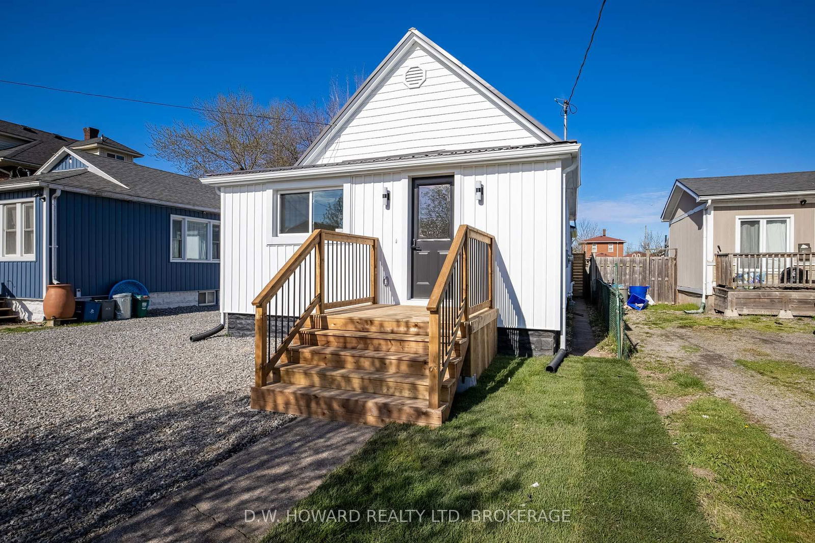 Detached House for sale at 25 Jennet Street, Fort Erie, Central, L2A 4B8 - MLS: X12108745