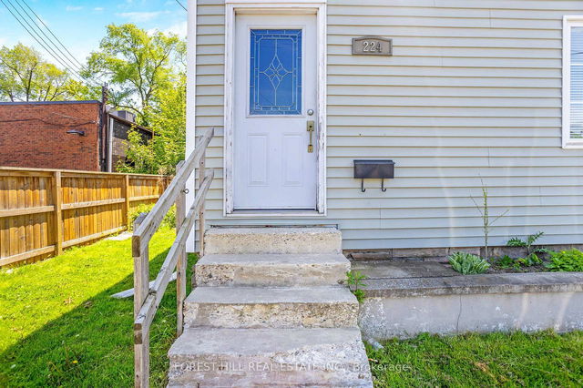 224 Brucedale Avenue