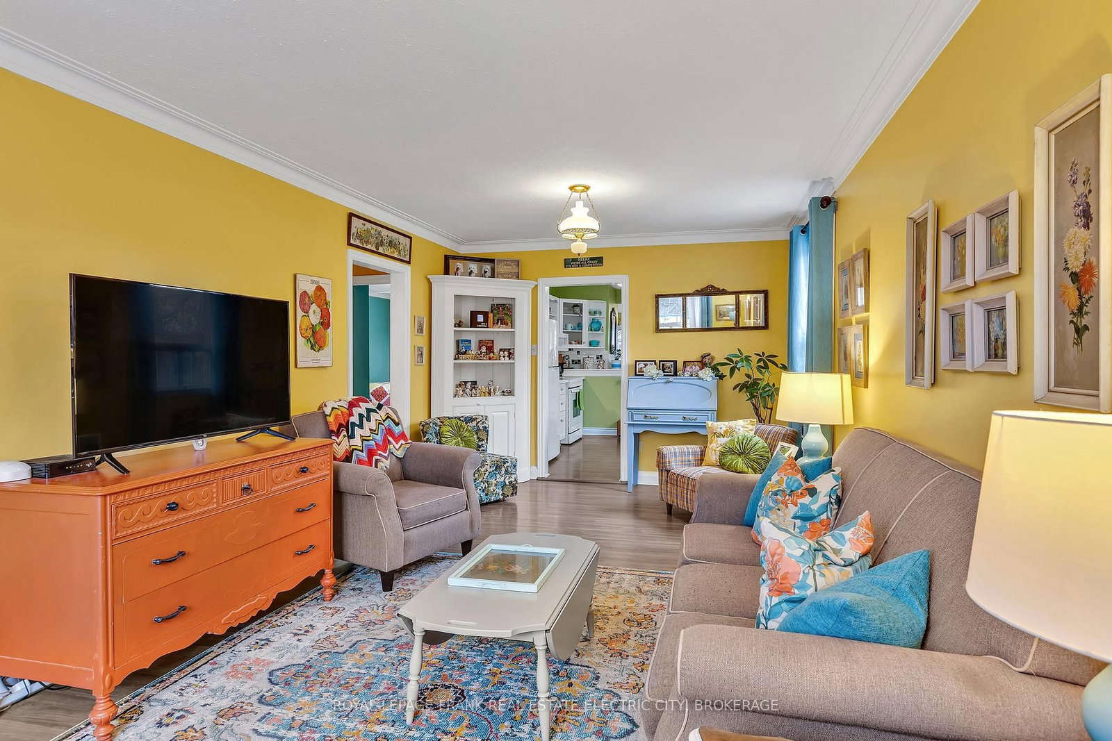 Listing Image 7