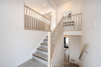 8 Sora Lane, Guelph - Grange Road image-0-2
