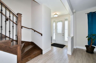 534 Macintosh Grve, Peterborough - Northcrest image-0-3