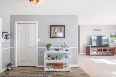 19 Thompson Rd, Quinte West - Murray Ward image-0-2