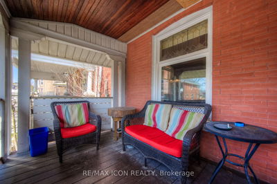 524 Colborne St, Brantford -  image-0-3