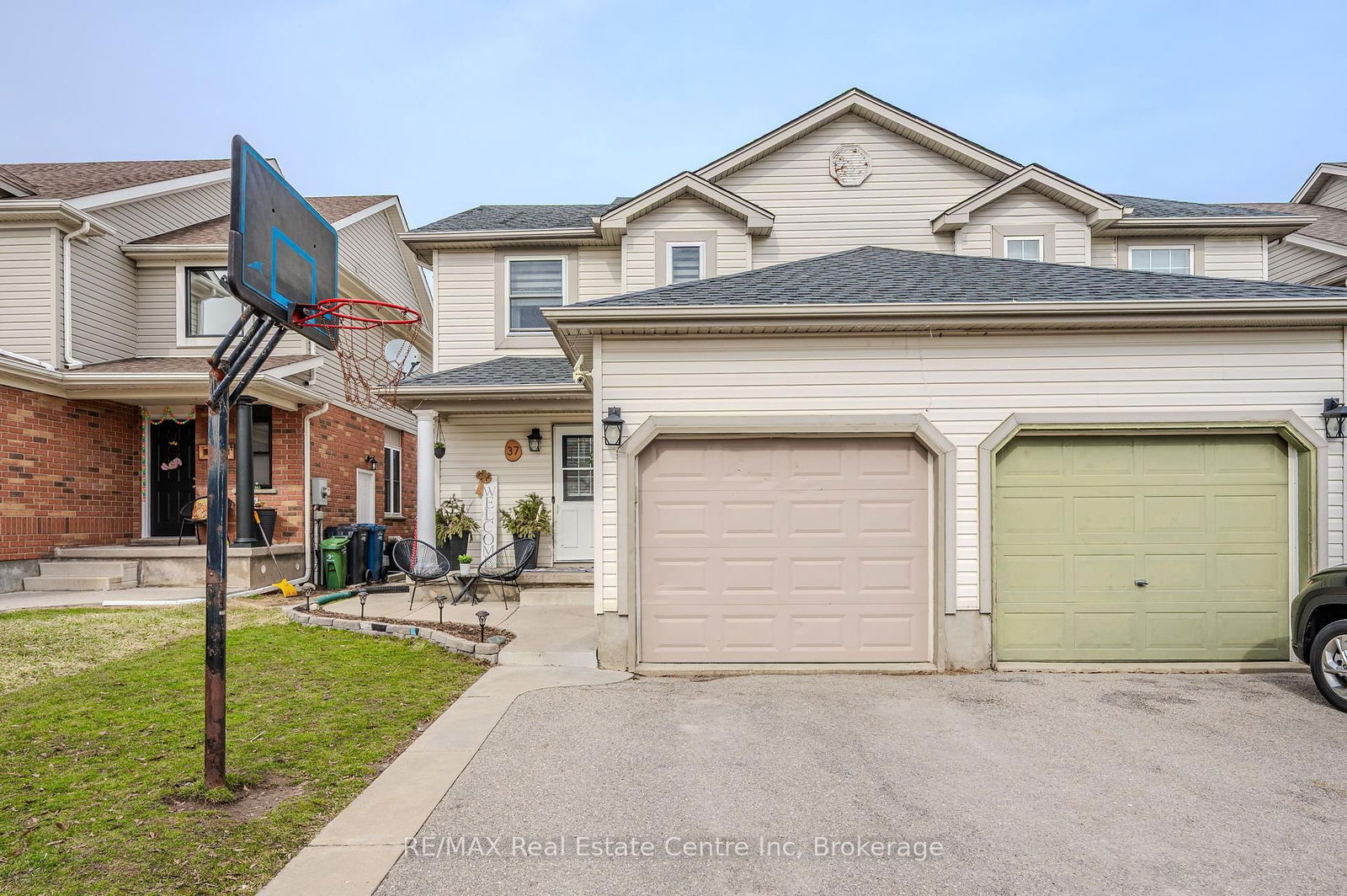 Semi-Detached House for sale at 37 Swift Crescent, Guelph, Grange Road, N1E 7J3 - MLS: X12109392