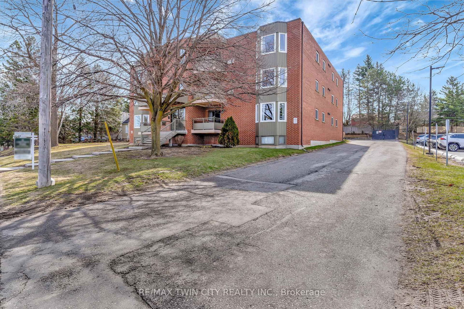 Condo for sale at 203-401 Erb Street, Waterloo, N2L 1W7 - MLS: X12109409