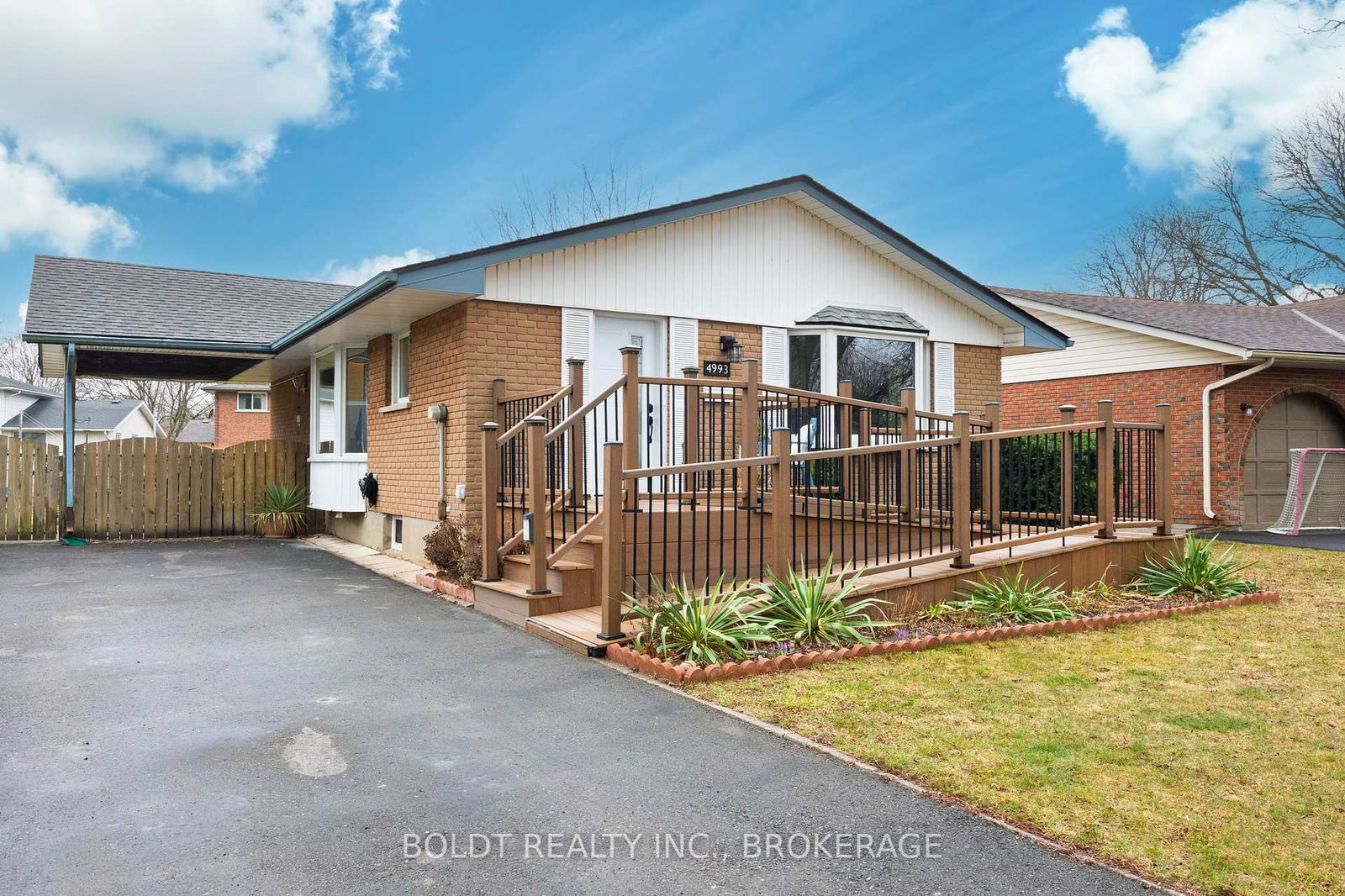 Detached House for sale at 4993 Heather Avenue, Niagara Falls, Morrison, L2E 5J3 - MLS: X12109433