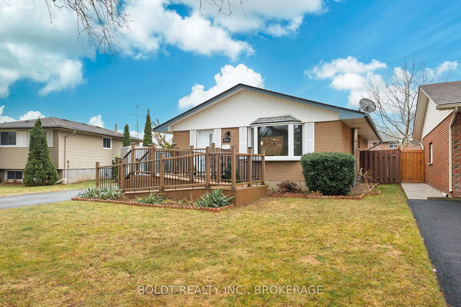 Detached House for sale at 4993 Heather Avenue, Niagara Falls, Morrison, L2E 5J3 - MLS: X12109433