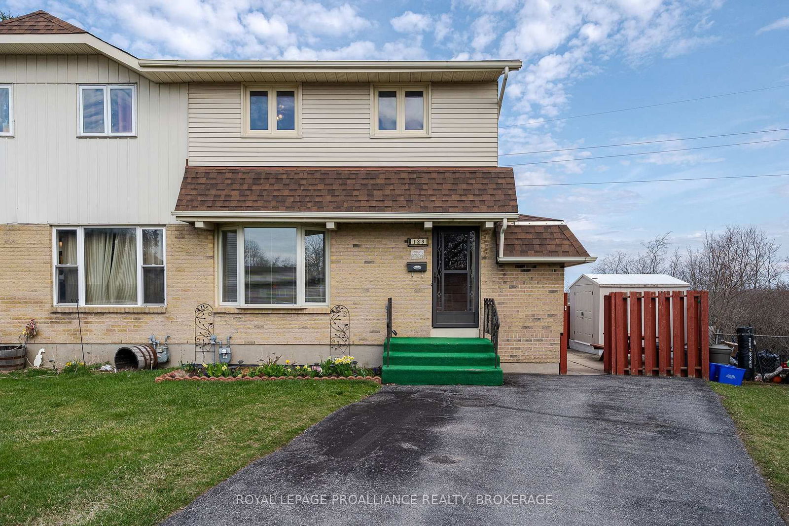 Semi-Detached House for sale at 123 Wycliffe Crescent, Kingston, East of Sir John A. Blvd, K7K 6B3 - MLS: X12109492