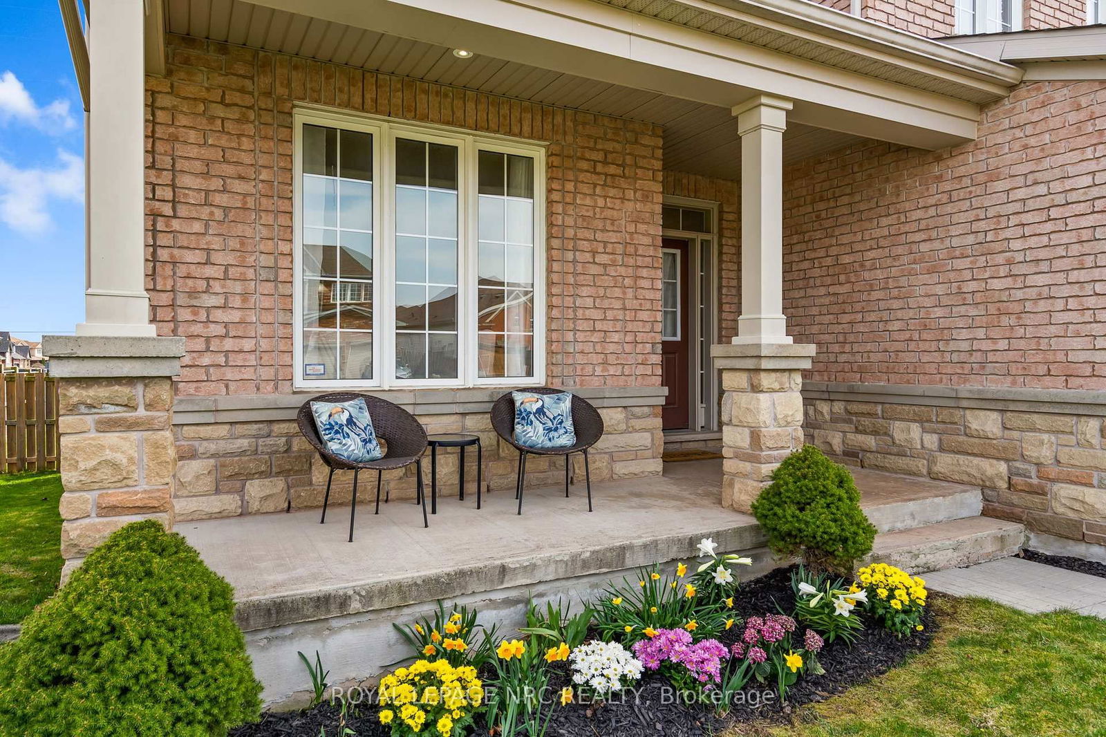 Detached House for sale at 8720 Milomir Street, Niagara Falls, Forestview, L2H 0A7 - MLS: X12109528