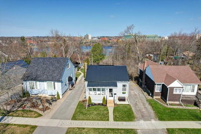 10 Edgewater Blvd, Peterborough East - 4 Central image-0-2