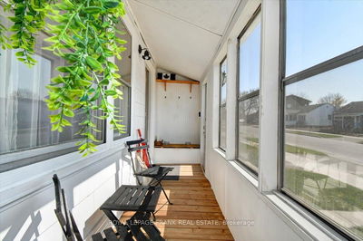 10 Edgewater Blvd, Peterborough East - 4 Central image-0-3