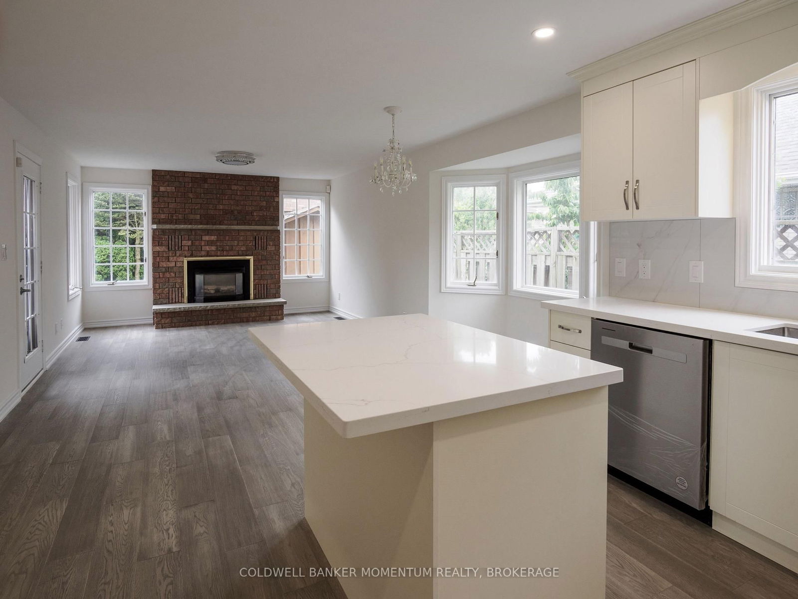 Detached House for sale at 34 Mann Avenue, Norfolk, Simcoe, N3Y 5J3 - MLS: X12109538