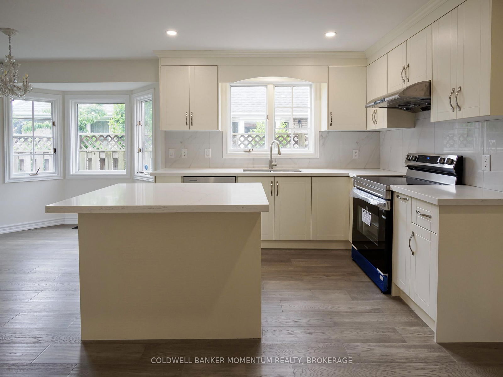 Detached House for sale at 34 Mann Avenue, Norfolk, Simcoe, N3Y 5J3 - MLS: X12109538