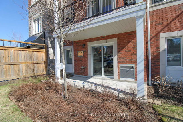 108 - 910 WENTWORTH Street