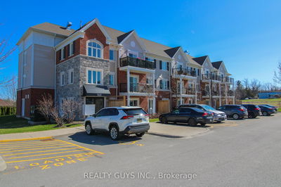 Unit 108 — 910 WENTWORTH St, Peterborough West - 2 Central image-0-1