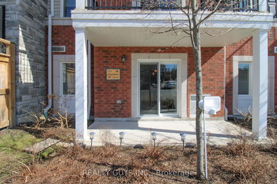 Unit 108 — 910 WENTWORTH St, Peterborough West - 2 Central image-0-3