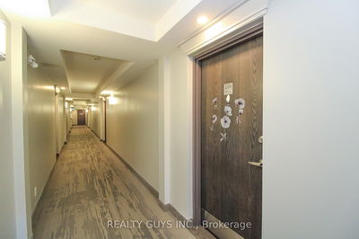 Unit 108 — 910 WENTWORTH St, Peterborough West - 2 Central image-0-4