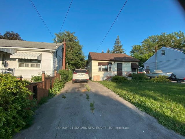 152 Selkirk Avenue