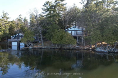 1040 Old Township Rd, Muskoka Lakes - Watt image-0-3