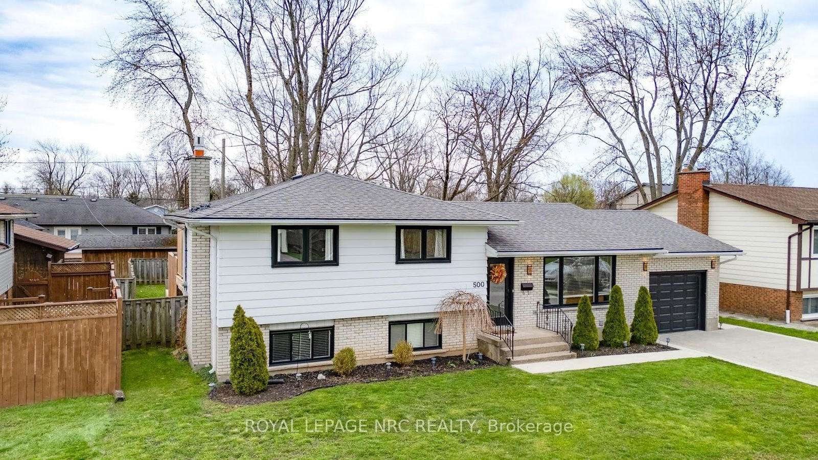 Detached House for sale at 500 Lakeside Road, Fort Erie, Crescent Park, L2A 4X7 - MLS: X12109897