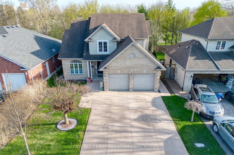 97 McTaggart Crt, London North, N5X 3L9 | Image 2