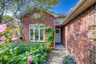 8 Munroe Cres, Guelph - Clairfields/Hanlon Business Park image-0-1