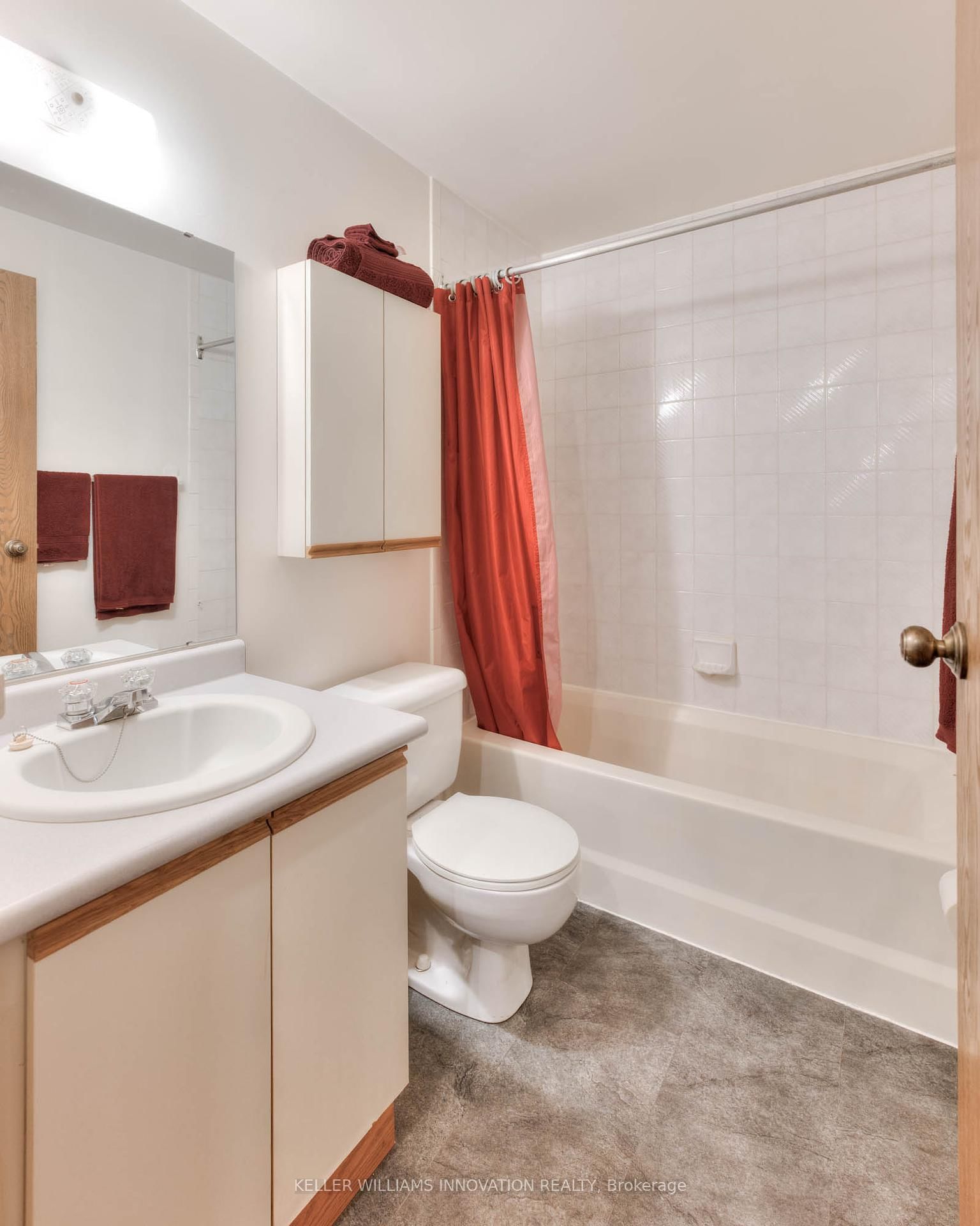 Condo for sale at 215-55 Green Valley Drive, Kitchener, N2P 1Z6 - MLS: X12110200
