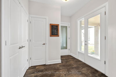 576 Athlone Ave, Ottawa - Westboro/Hampton Park image-0-3
